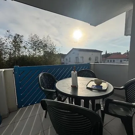 Apartamento T2 A Proche Avec Parking - Fr-1-494-220 *