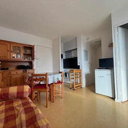 Apartamento T2 A Proche Avec Parking - Fr-1-494-220 *