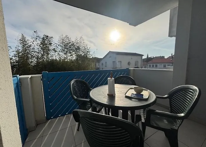 Apartamento T2 A Proche Avec Parking - Fr-1-494-220 *