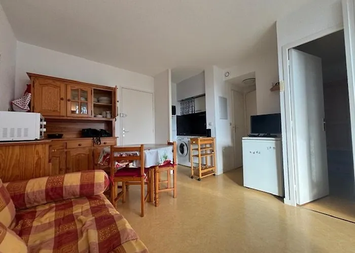 Appartement T2 A Proche Avec Parking - Fr-1-494-220 *